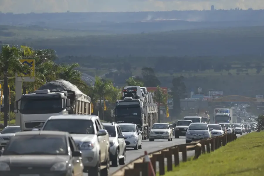 PM Rodoviária reforça fiscalização nas estradas durante o feriado