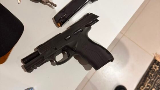 Deic prende suspeito de abastecer facção com armas do Paraguai