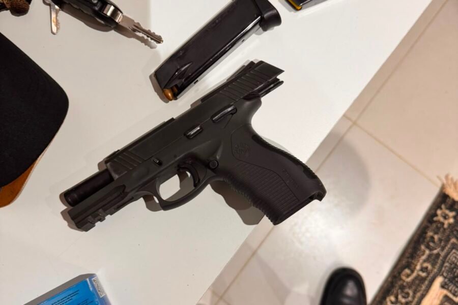 Deic prende suspeito de abastecer facção com armas do Paraguai