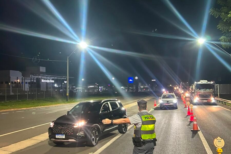 Operação flagra motoristas sob efeito de álcool em Araçatuba