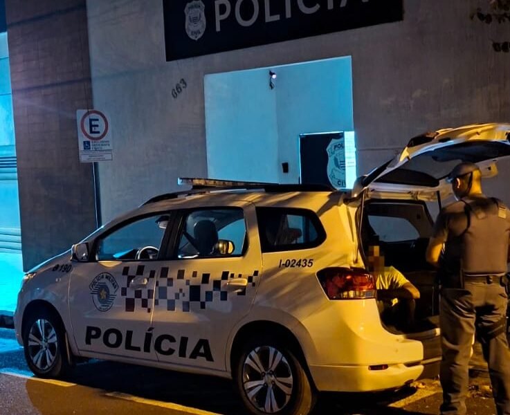 Homem é preso por agredir ex e ameaçar adolescente com deficiência