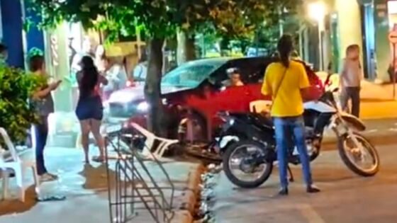 Motorista que tentou atropelar grupo é solto após audiência de custódia