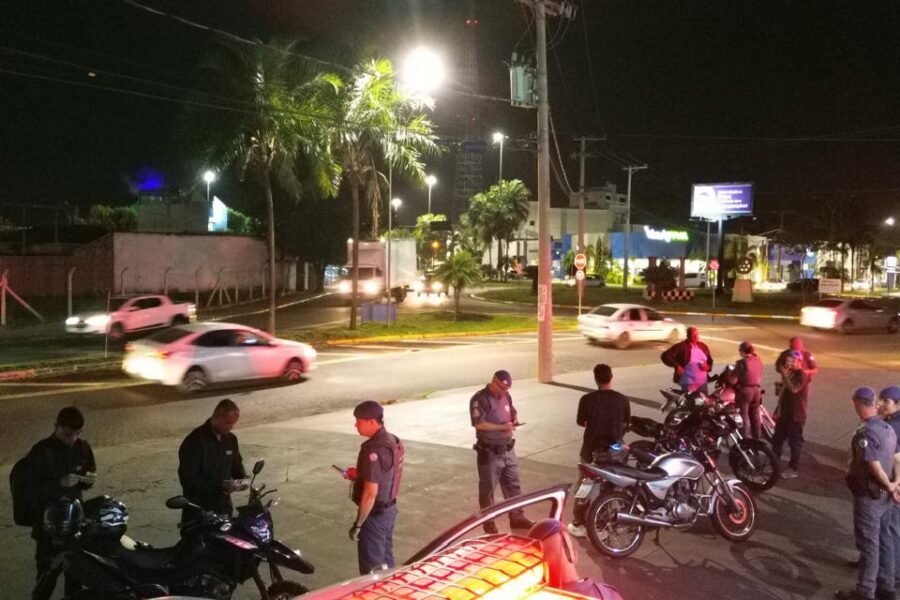 Operação fiscaliza 115 motos e recolhe oito veículos em Birigui