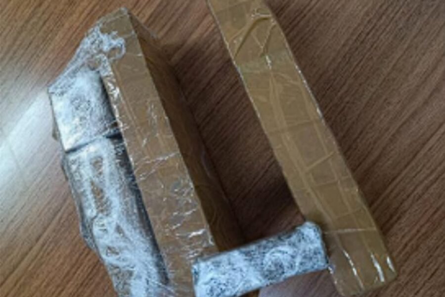 Entregador flagrado com tijolos de maconha é liberado após custódia