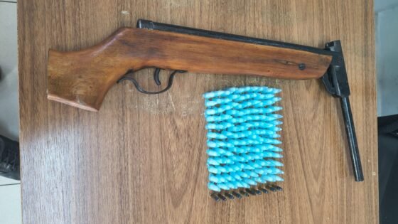 Força Tática prende rapaz com drogas e arma em Araçatuba
