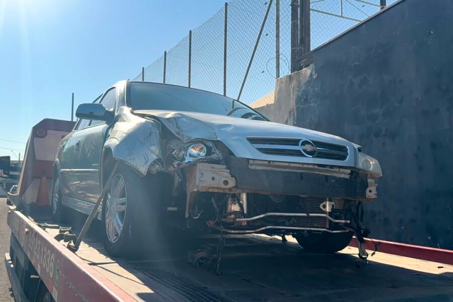 Jovem é preso por embriaguez após bater carro contra lixeira em Araçatuba