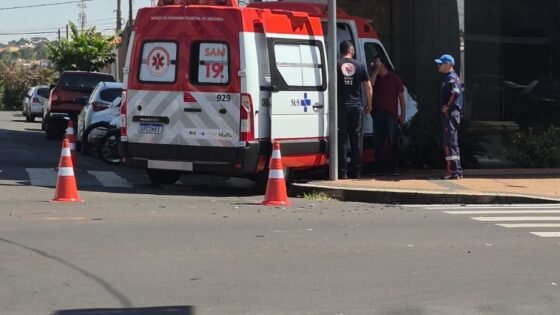 Ambulância do Samu se envolve em acidente durante atendimento em Araçatuba
