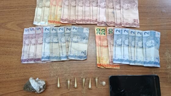 Drogas e dinheiro apreendidos durante ocorrência no bairro Mão Divina em Araçatuba