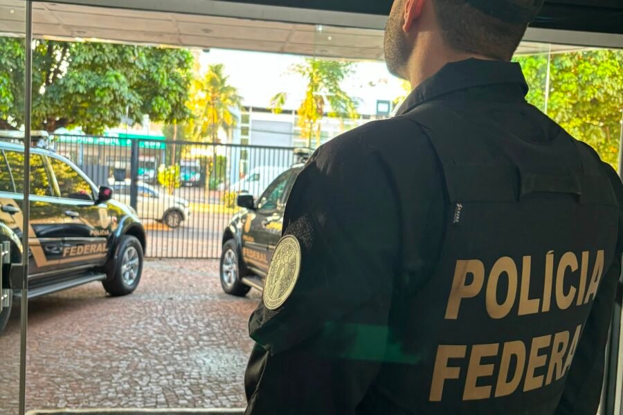 Polícia Federal durante operação realizada em Araçatuba