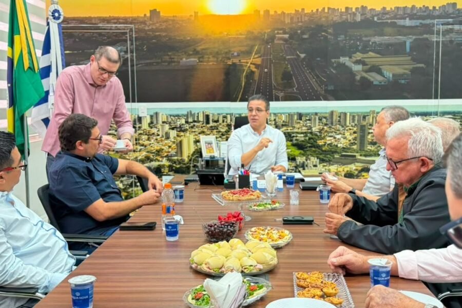 Prefeitos discutem união regional para fortalecer demandas dos municípios