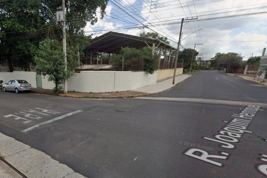 recho da Rua Álvares de Azevedo, no bairro Ipanema, em Araçatuba