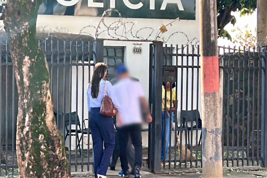 Motorista e padrinho de menino atropelado prestam depoimento em Birigu