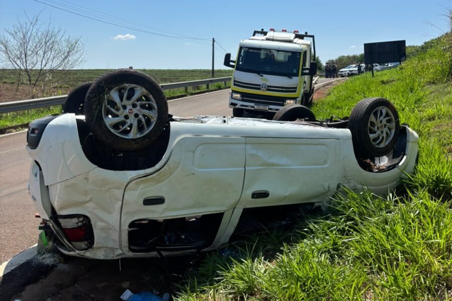 Capotamento deixa um morto e quatro feridos em Buritama