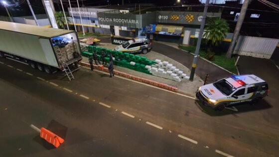 Polícia apreende 7,2 toneladas de maconha em caminhão na SP-425