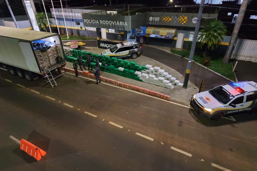 Polícia apreende 7,2 toneladas de maconha em caminhão na SP-425