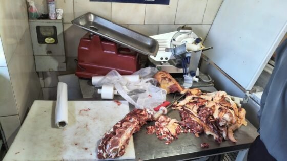 Polícia apreende 450 kg de carnes irregulares em Guararapes