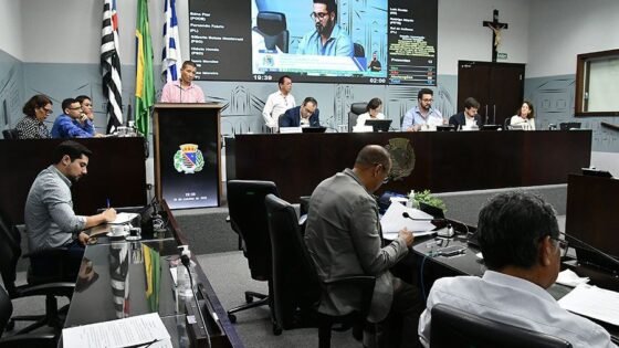 Câmara pode retirar projeto de reajuste de 153% para vereadores