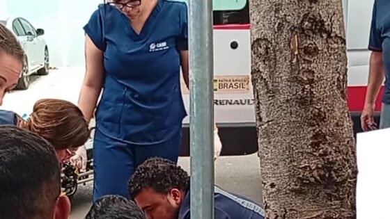 Carro invade calçada e atropela dois idosos em Araçatuba