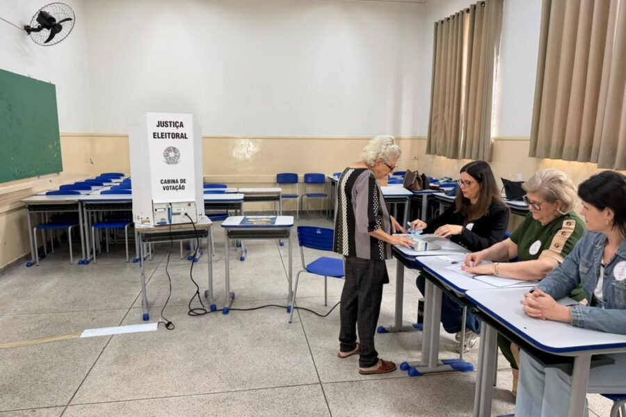 Abstenção cai e 5,4 mil eleitores a mais votam em Araçatuba