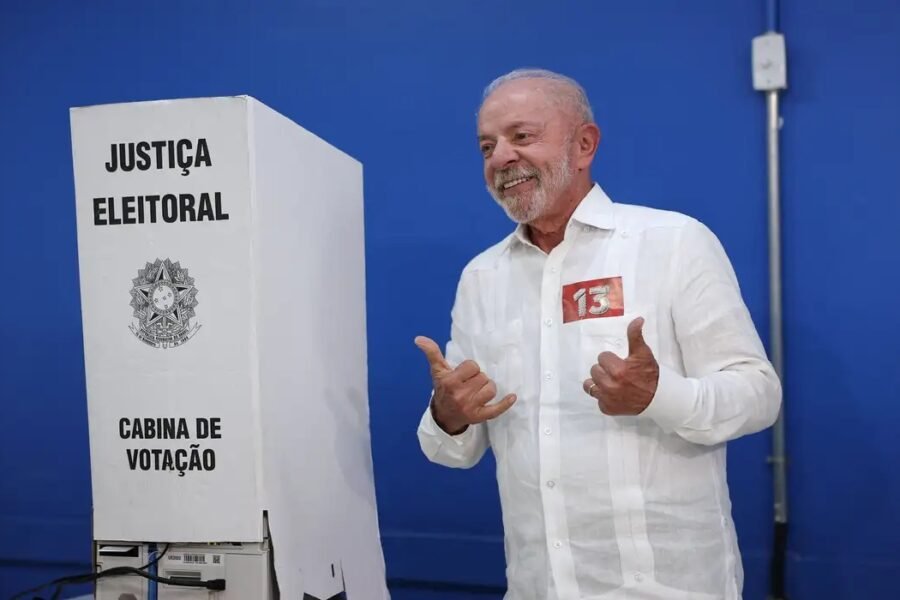 LULA É REELEITO PRESIDENTE DO BRASIL